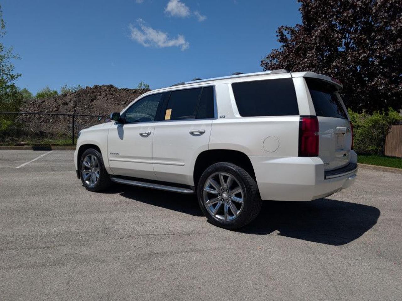 2015 Chevrolet Tahoe LTZ  **FULLY LOADED - 1 OWNER** Photo2