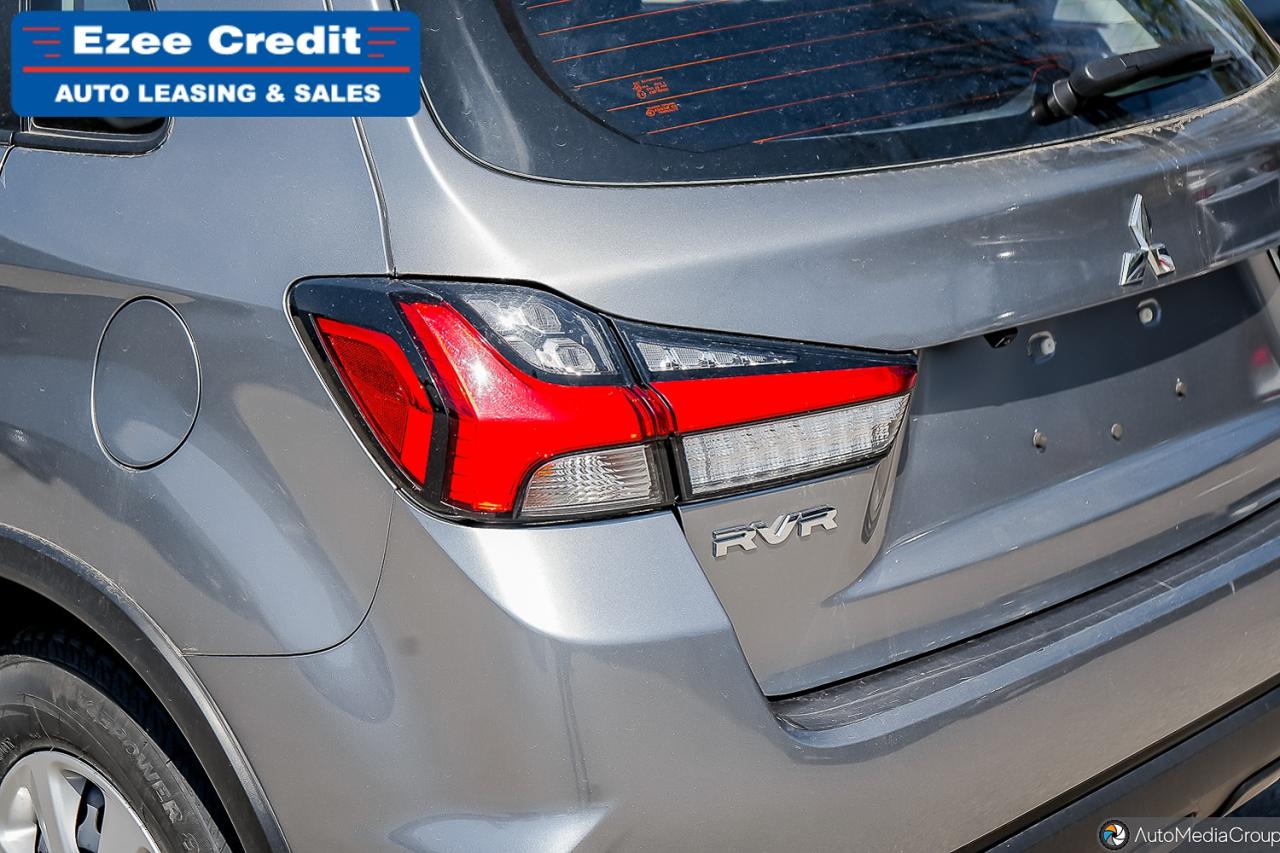 2023 Mitsubishi RVR ES Photo6