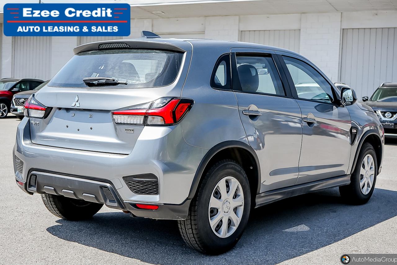 2023 Mitsubishi RVR ES Photo32