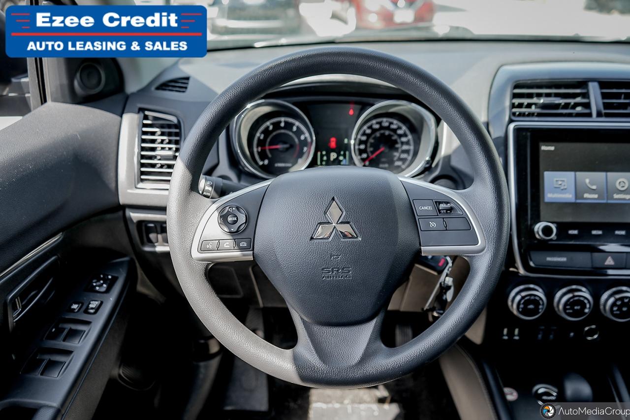 2023 Mitsubishi RVR ES Photo16