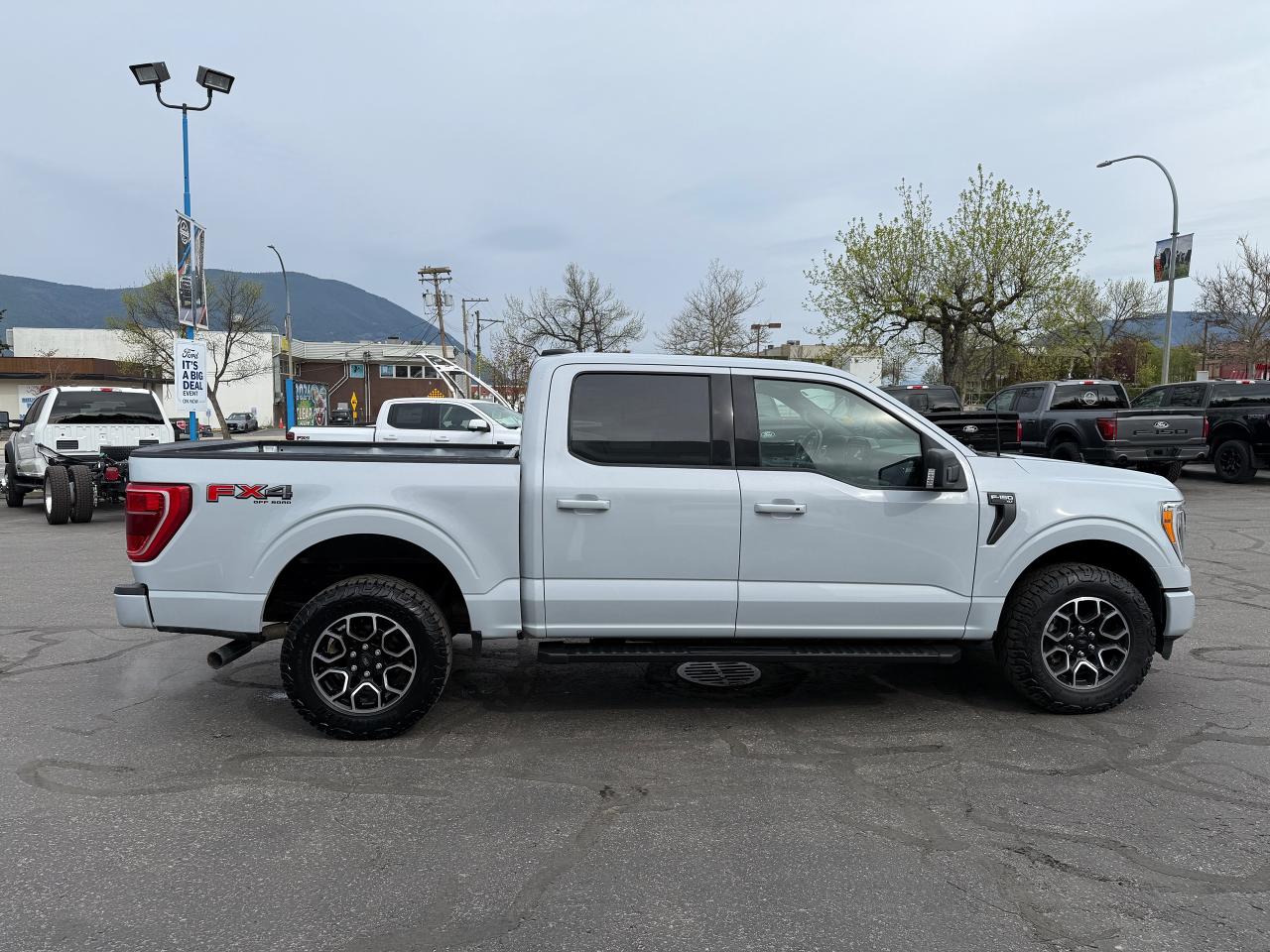 2022 Ford F-150 XLT Photo4