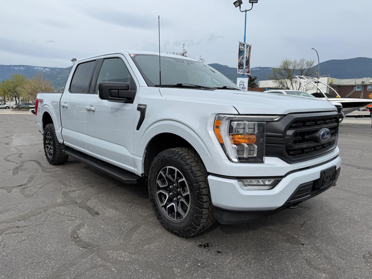 2022 Ford F-150 XLT Photo5