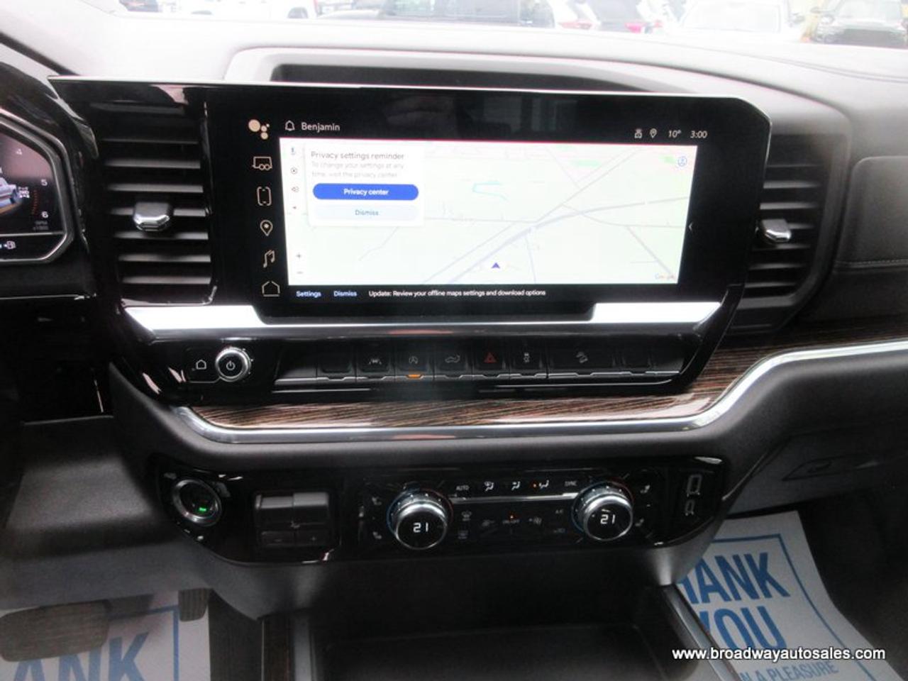 2024 GMC Sierra 1500 LIKE NEW ELEVATION-SLE-MODEL 5 PASSENGER 3.0L - DURAMAX.. 4X4.. CREW-CAB.. SHORTY.. NAVIGATION.. HEATED SEATS & WHEEL.. BACK-UP CAMERA.. Photo