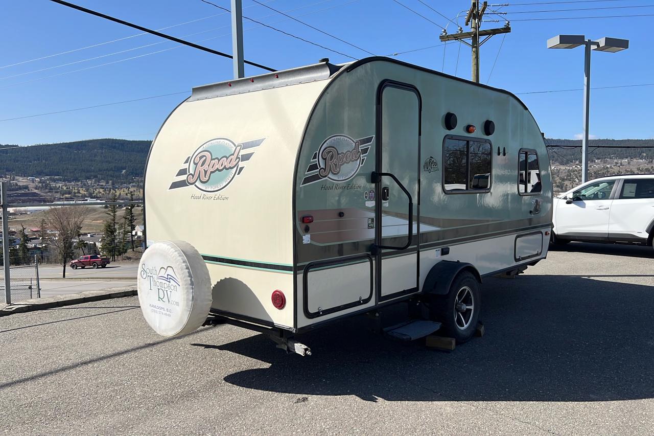 2017 Toyota FOREST RIVER Travel Trailer RP-180 Photo
