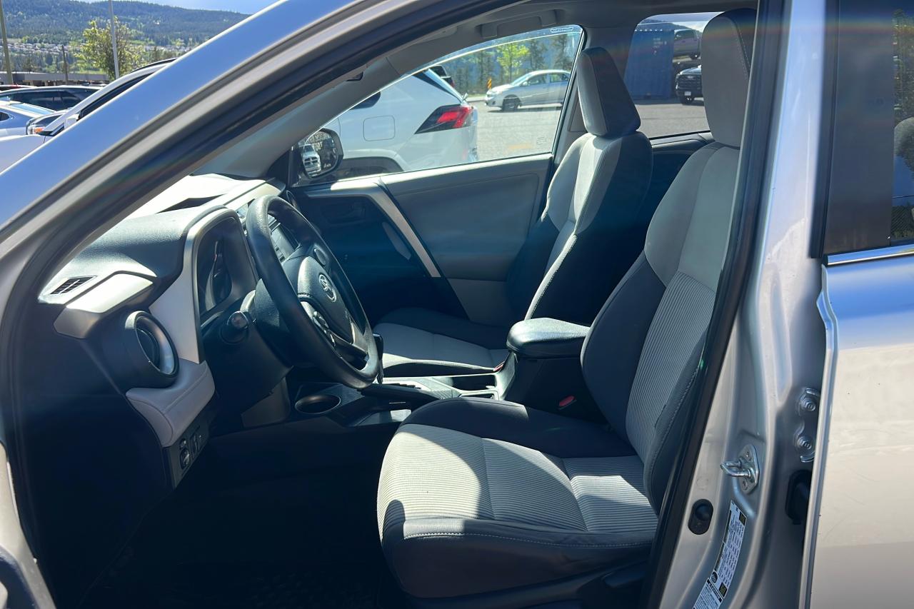 2013 Toyota RAV4 XLE Photo