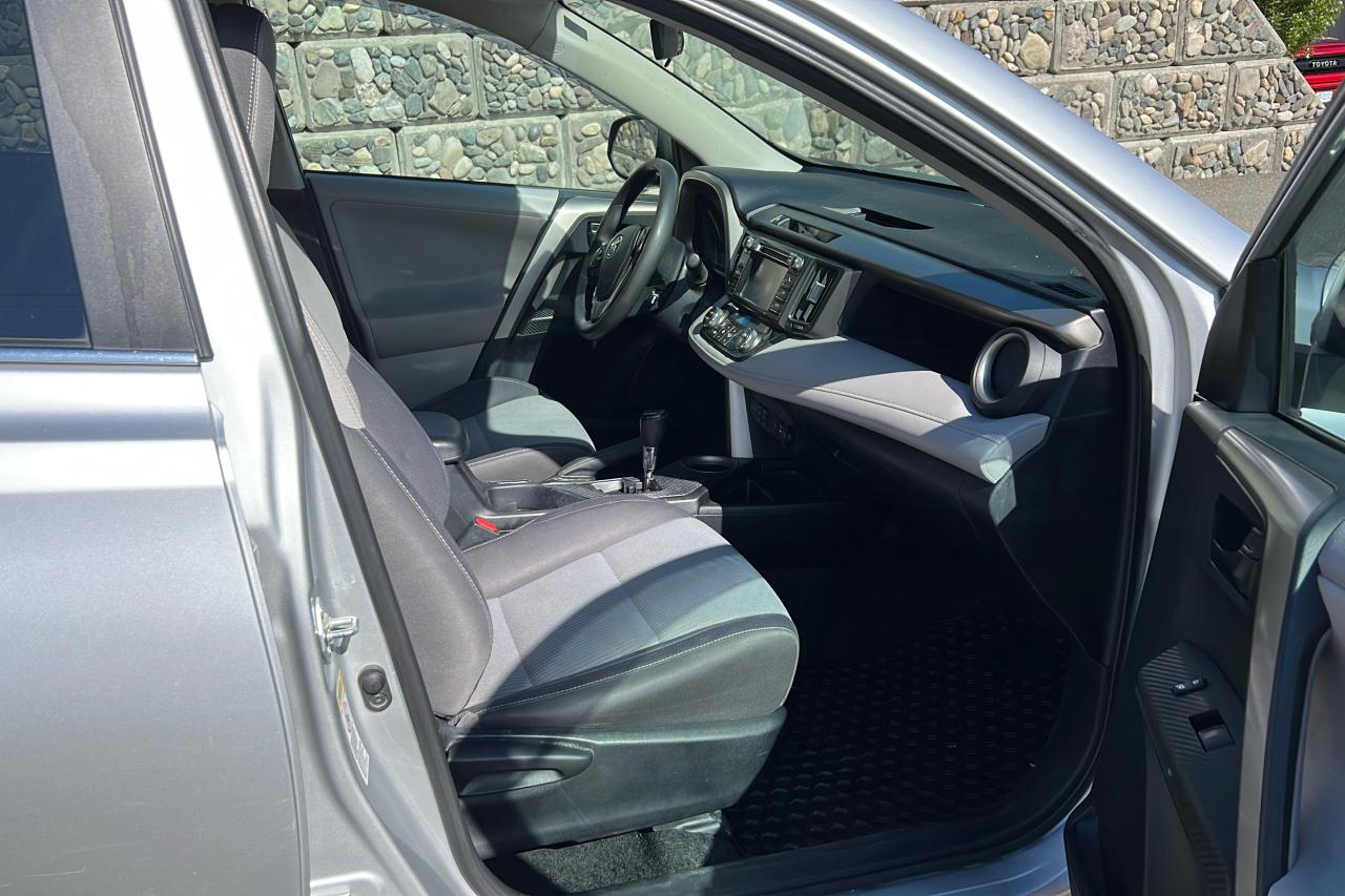 2013 Toyota RAV4 XLE Photo