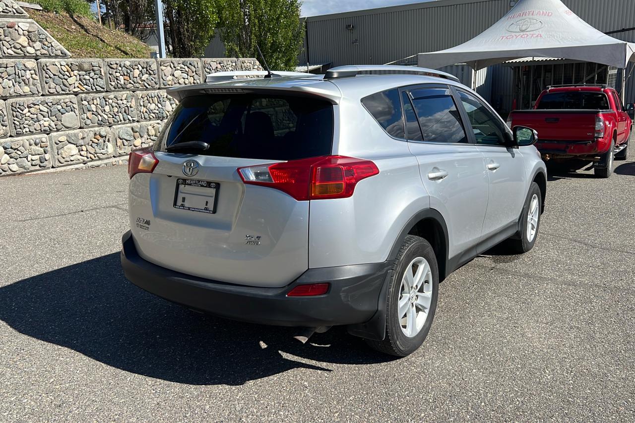 2013 Toyota RAV4 XLE Photo