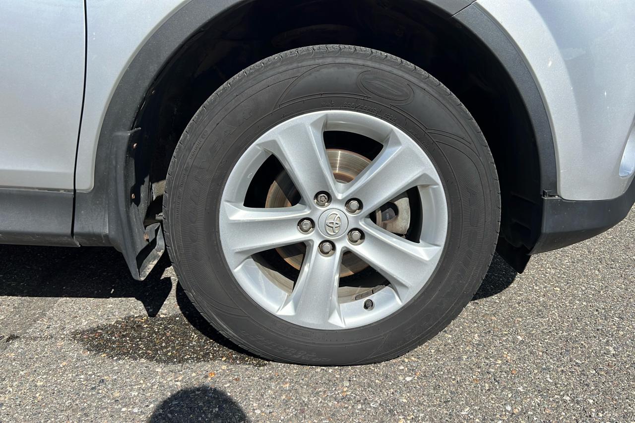 2013 Toyota RAV4 XLE Photo