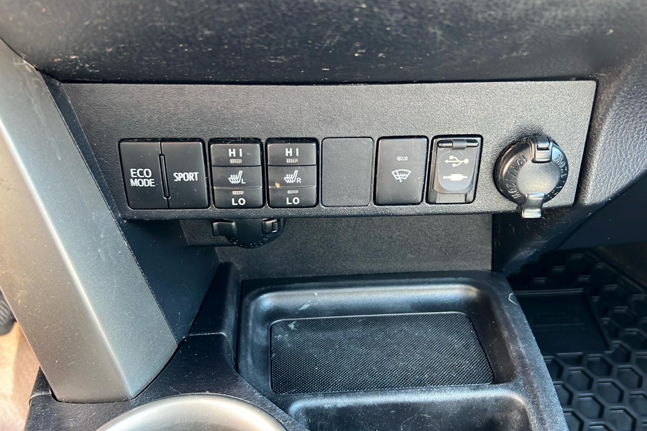 2013 Toyota RAV4 XLE Photo