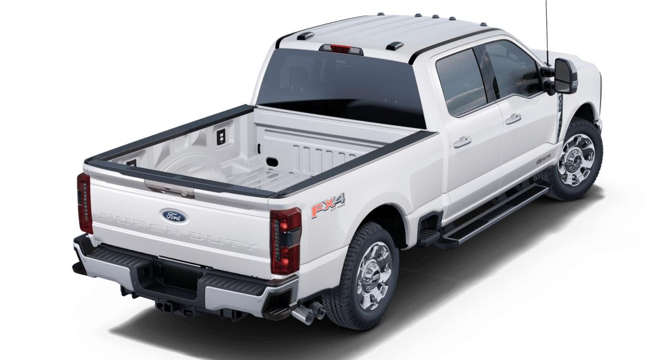 2025 Ford F-350 Super Duty SRW LARIAT 4WD CREW CAB 6.75' BOX Photo2