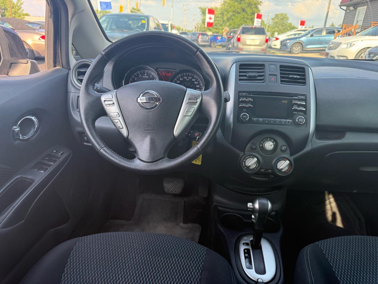 2014 Nissan Versa Note HB Auto 1.6 SV Photo9
