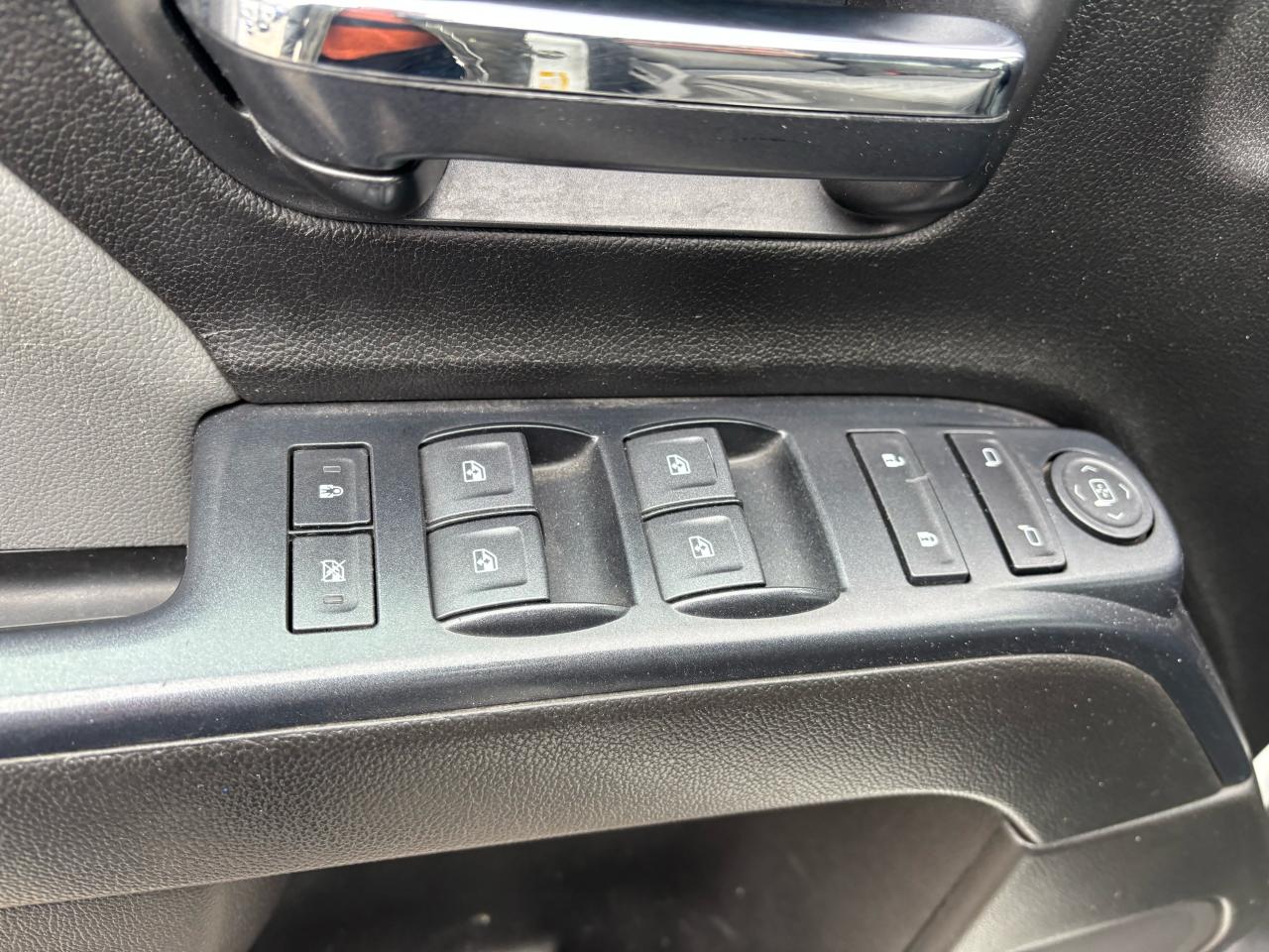 2019 Chevrolet Silverado 1500 Double Cab, V8, Back-Up-Camera, Keyless Entry, - Photo #13