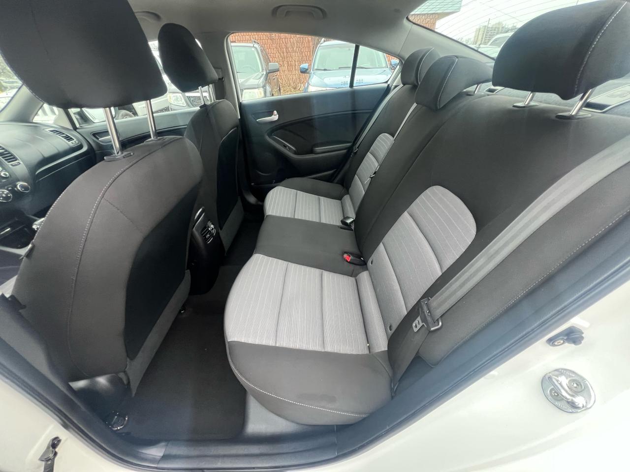 2014 Kia Forte 4dr Sdn Auto LX - Photo #15