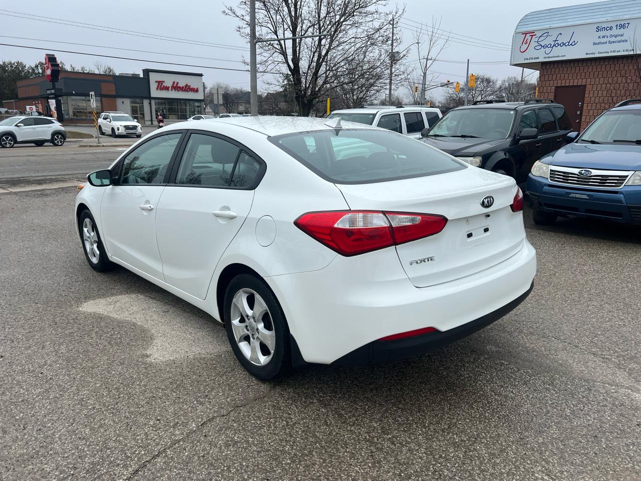 2014 Kia Forte 4dr Sdn Auto LX - Photo #4