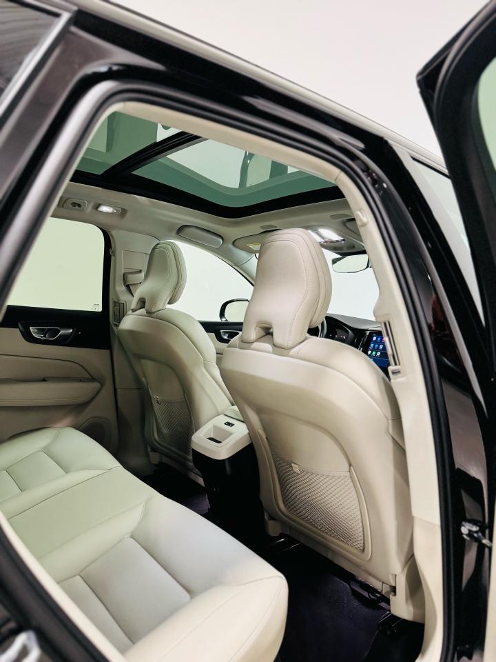 2023 Volvo XC60 B5 Plus Dark AWD - Photo #23