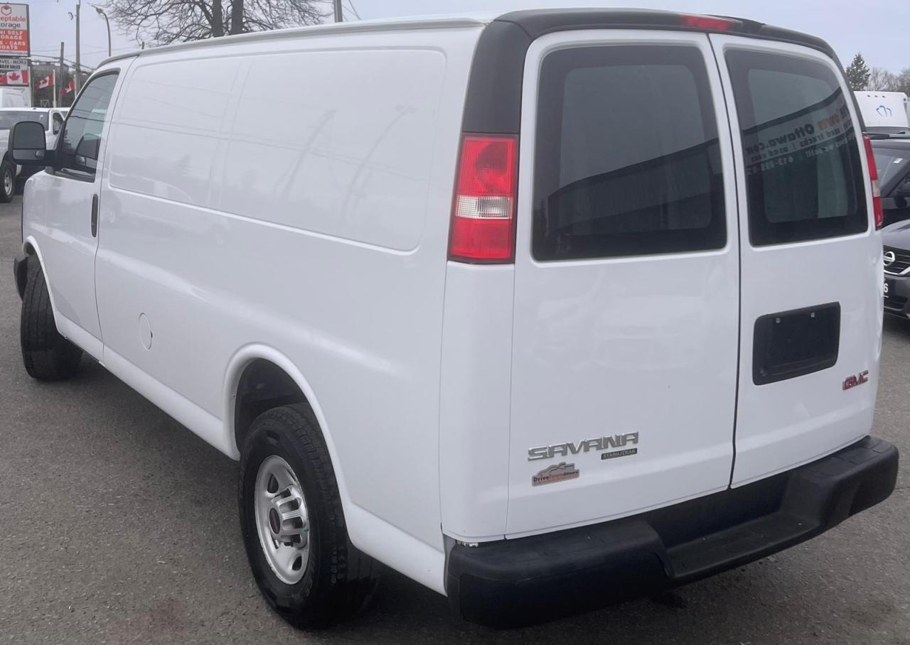 2015 GMC Savana Cargo Van RWD 2500 135" Photo2