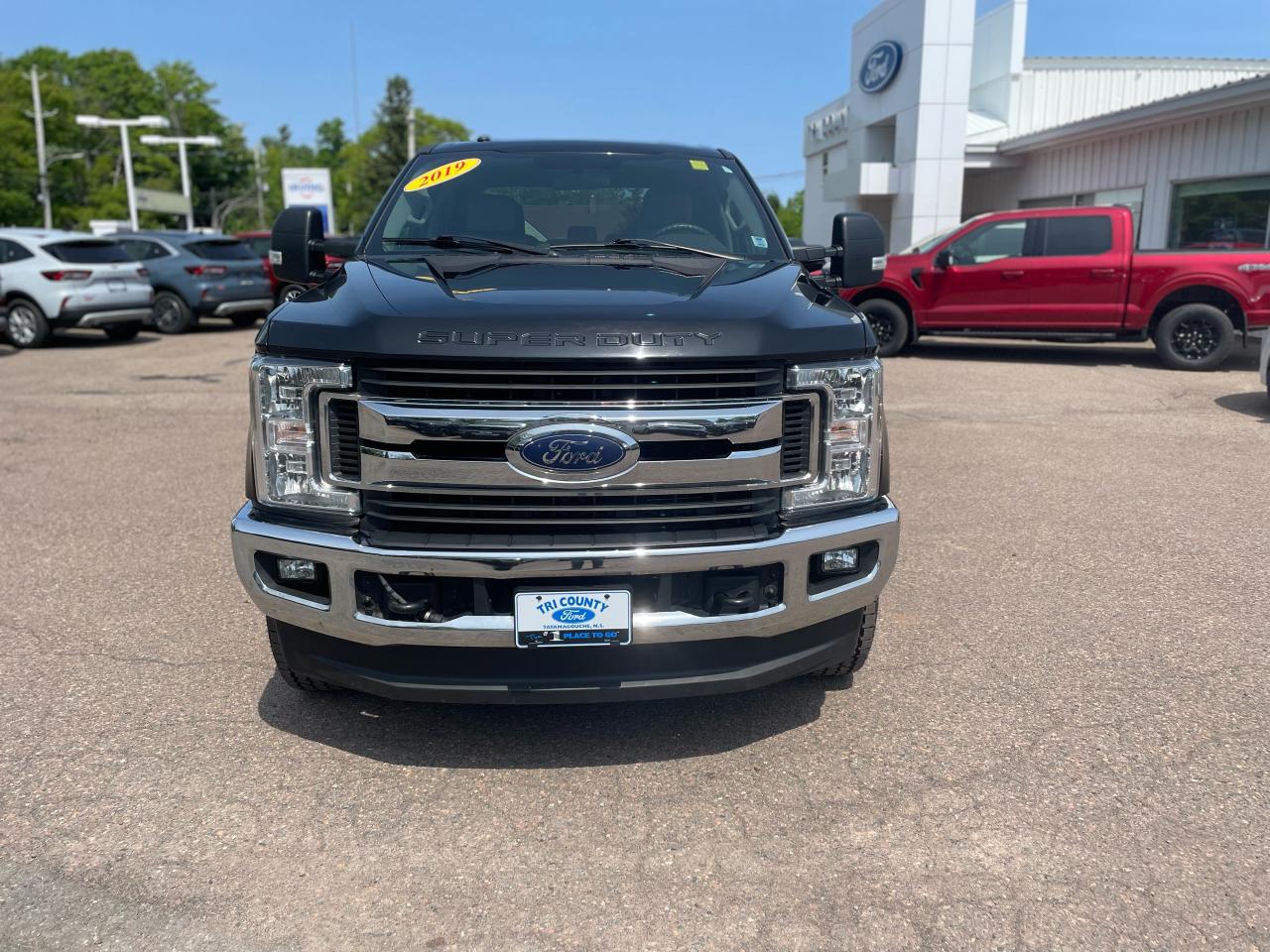 2019 Ford F-250 Super Duty SRW XLT Photo1