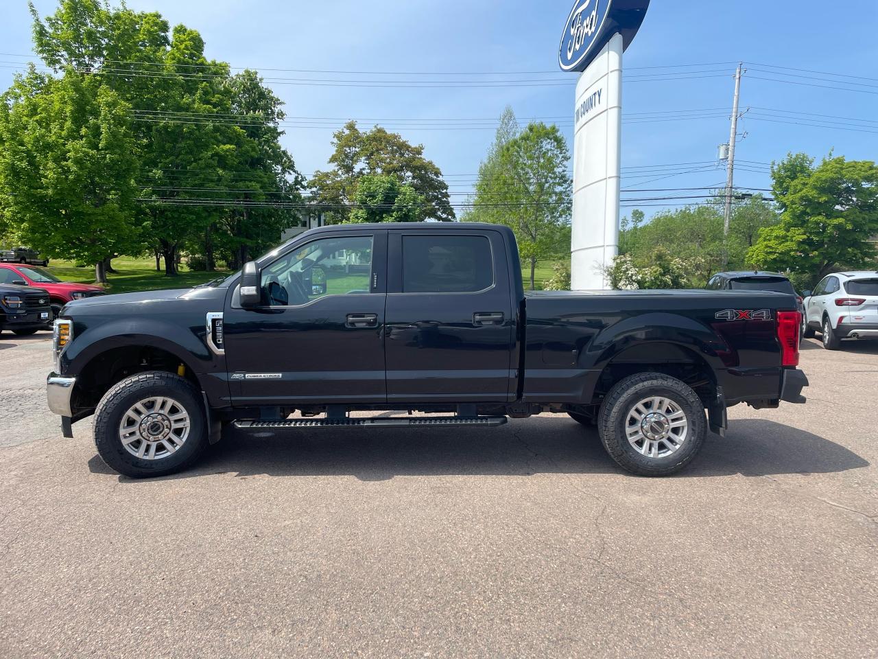 2019 Ford F-250 Super Duty SRW XLT Photo3