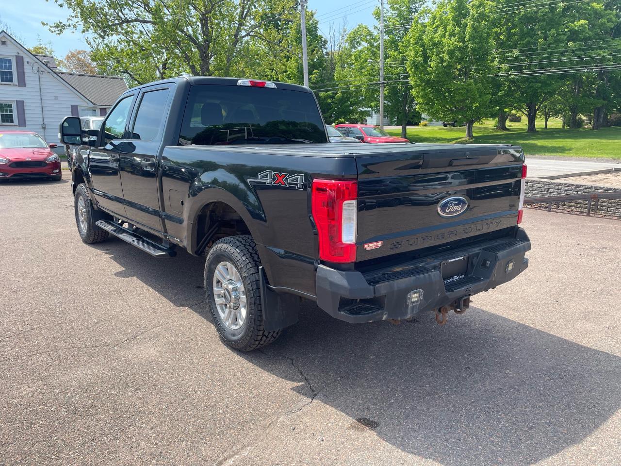 2019 Ford F-250 Super Duty SRW XLT Photo4