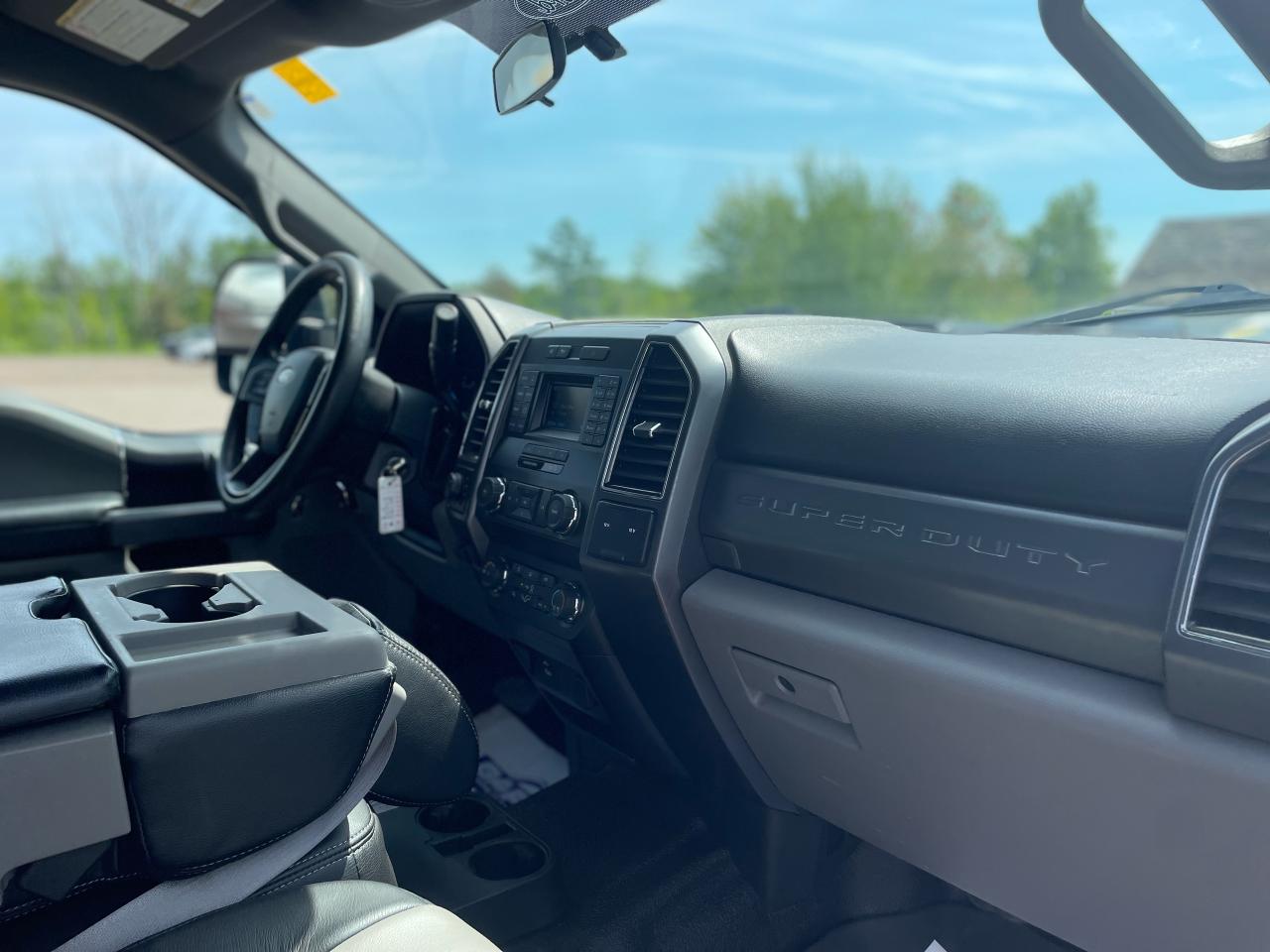 2019 Ford F-250 Super Duty SRW XLT Photo5