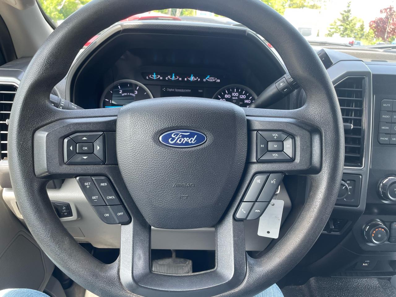 2019 Ford F-250 Super Duty SRW XLT Photo5