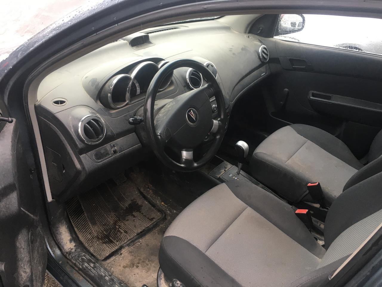 2009 Pontiac G3 5dr Wgn - Photo #2