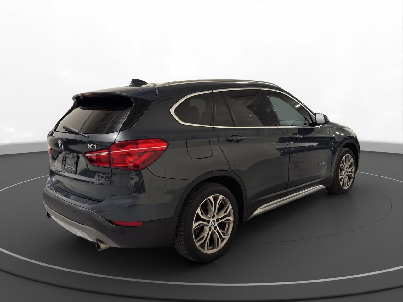 2016 BMW X1 xDrive28i - Photo #5
