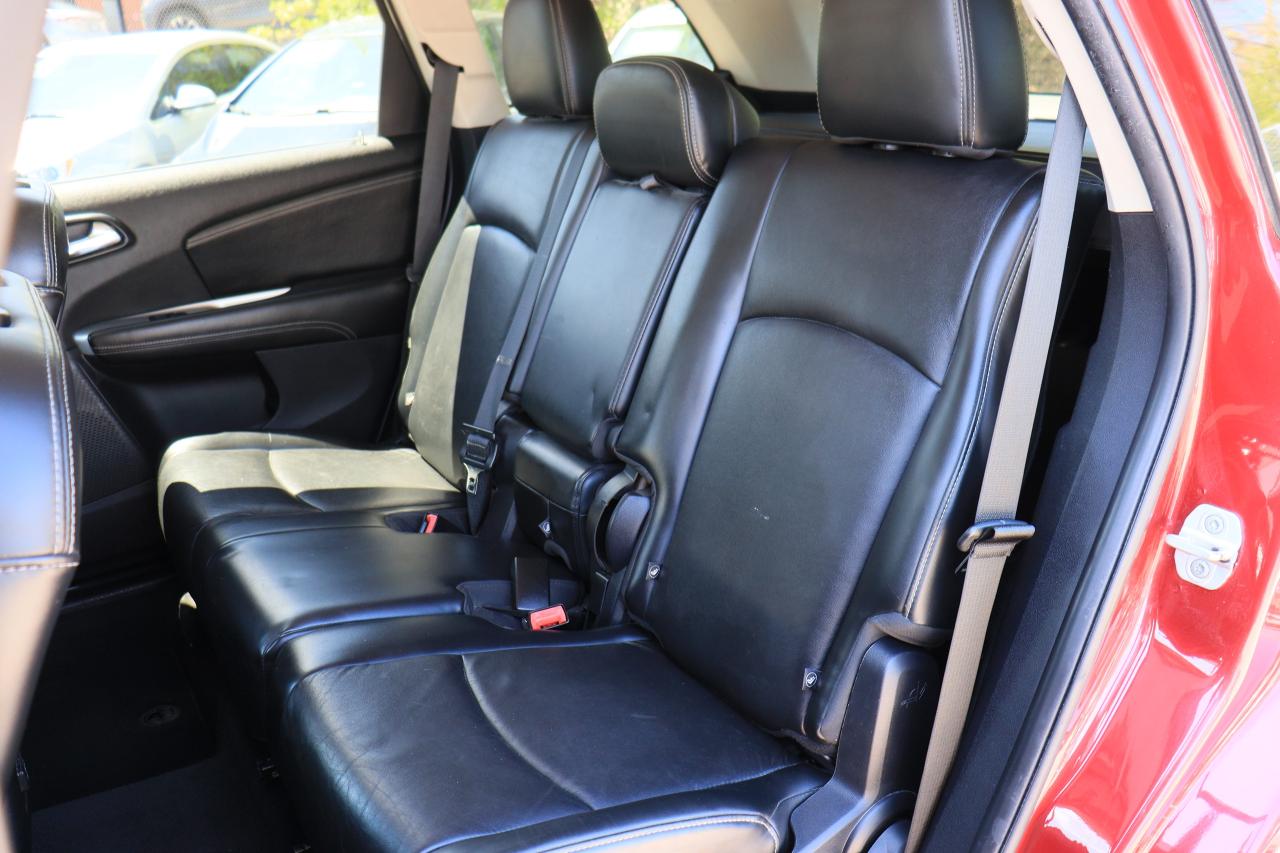 2011 Dodge Journey R/T | AWD | V6 | Leather | Sunroof | Alloys ++ Photo36
