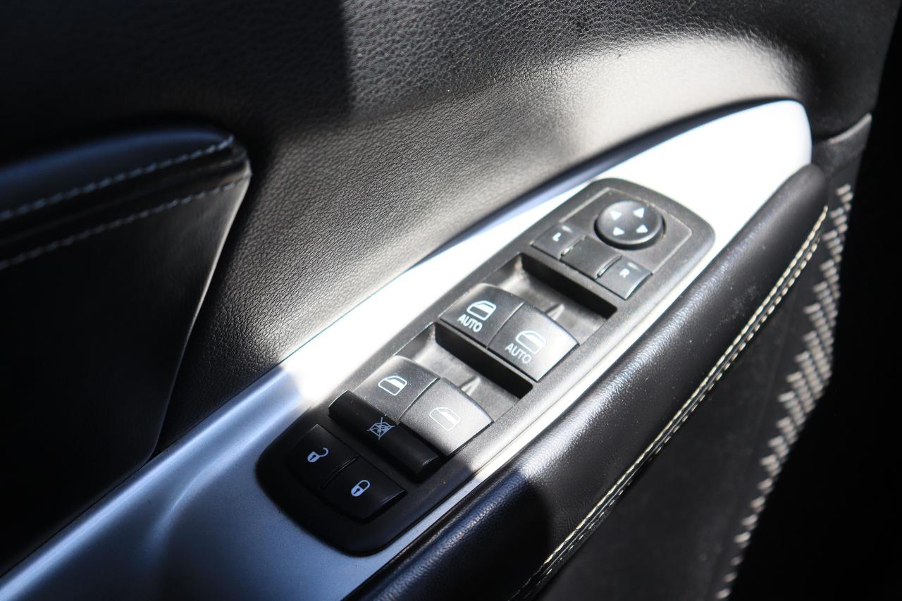 2011 Dodge Journey R/T | AWD | V6 | Leather | Sunroof | Alloys ++ Photo31