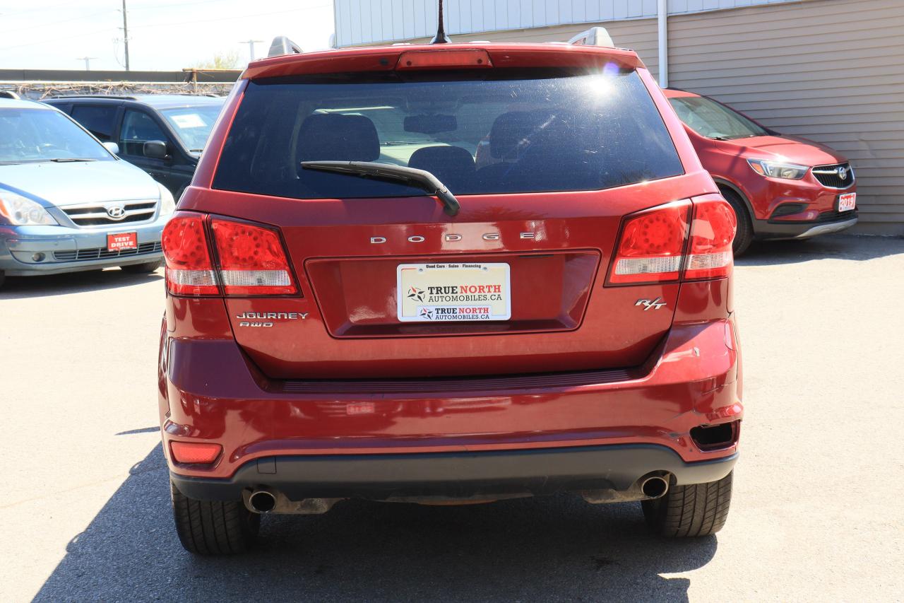 2011 Dodge Journey R/T | AWD | V6 | Leather | Sunroof | Alloys ++ Photo26