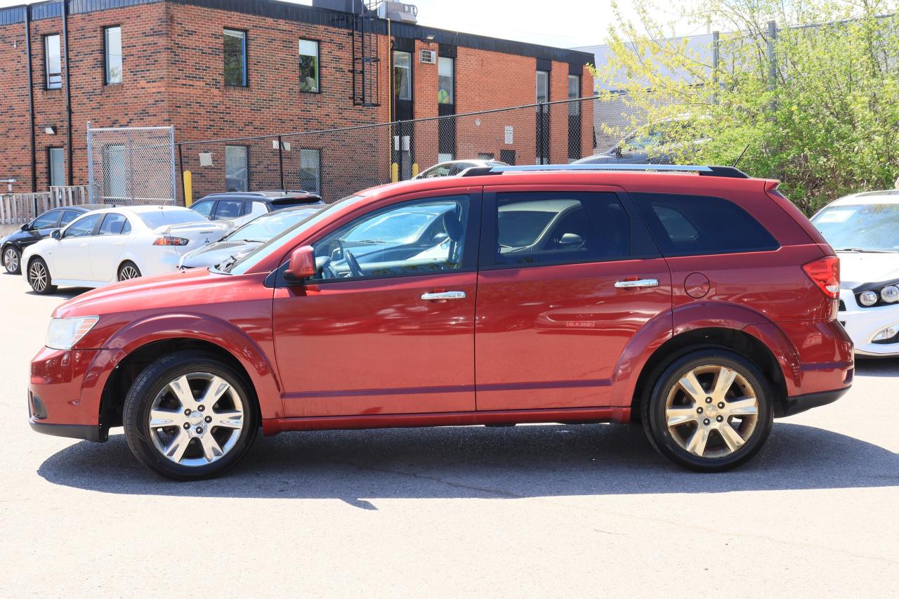2011 Dodge Journey R/T | AWD | V6 | Leather | Sunroof | Alloys ++ Photo24