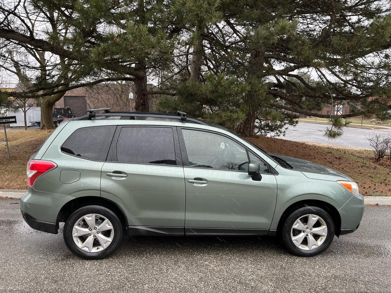 2014 Subaru Forester i Convenience - Photo #1