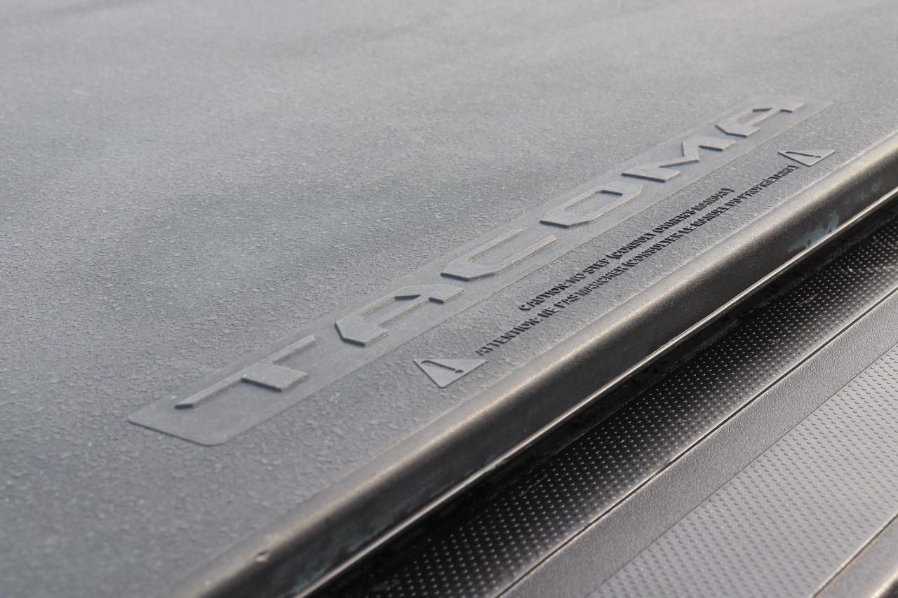 2017 Toyota Tacoma TRD Sport | V6 | Auto | Double Cab | Roof | BSM ++ Photo