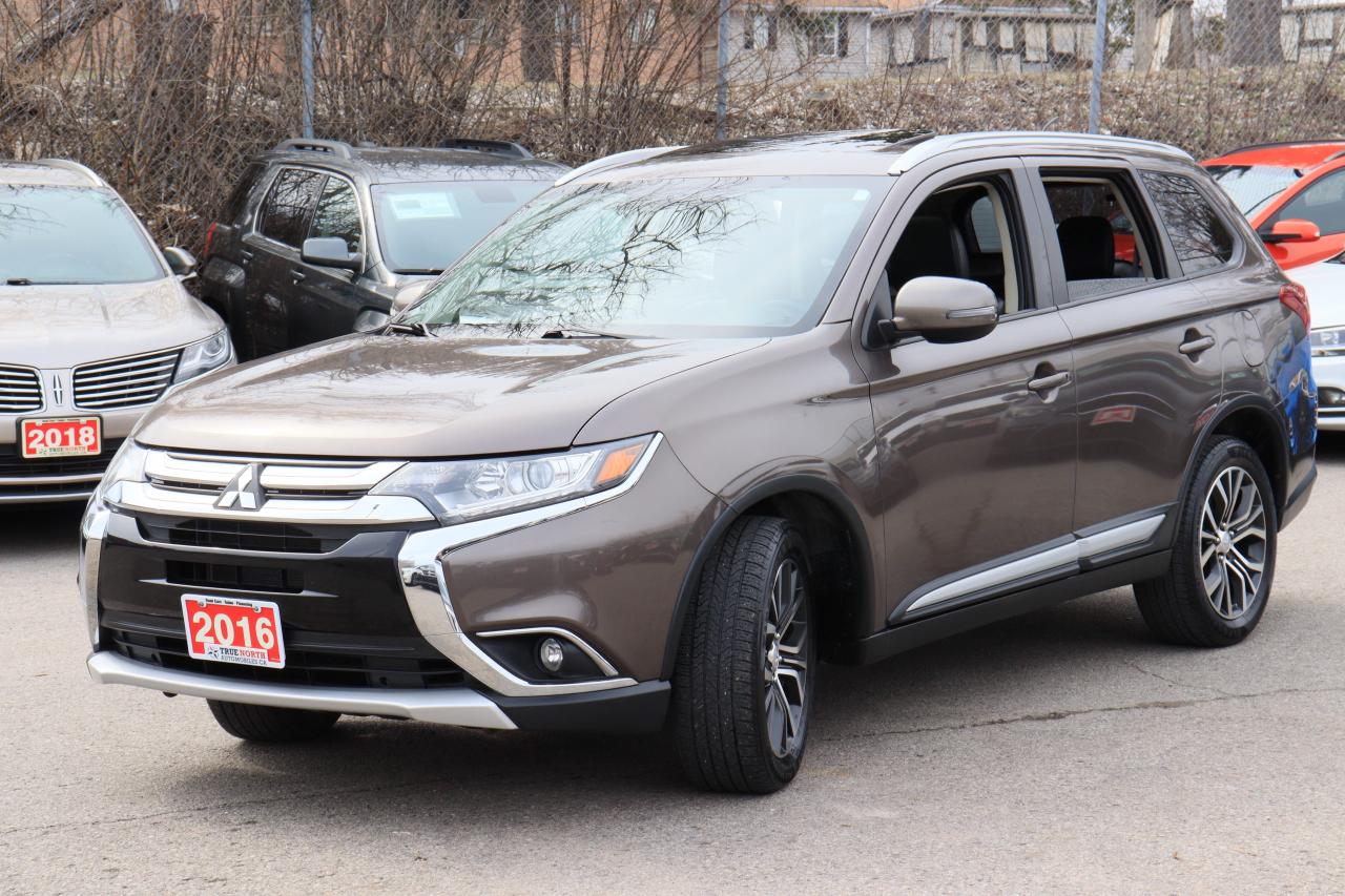 2016 Mitsubishi Outlander ES | AWC | Leather | Sunroof | Reverse Cam & More! Photo4
