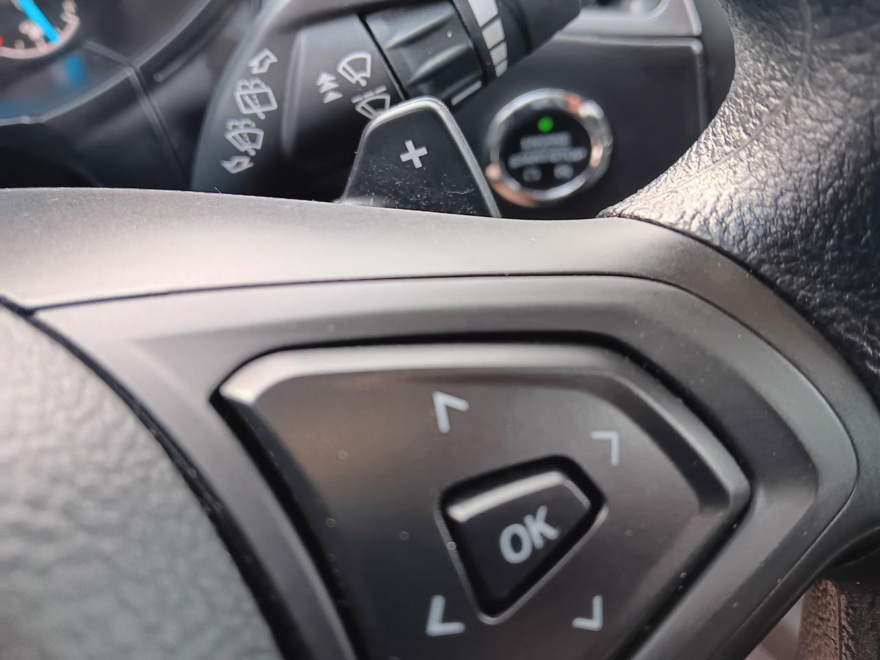 2018 Ford Edge SE, AWD, BU Cam, Paddle Shift, Alloys - Photo #12
