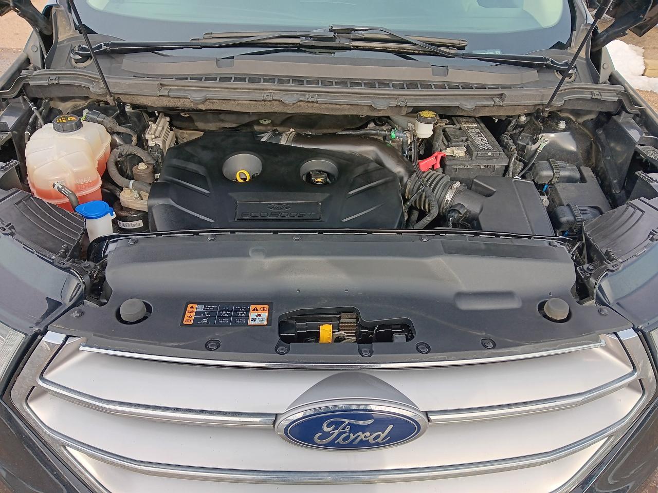 2018 Ford Edge SE, AWD, BU Cam, Paddle Shift, Alloys - Photo #5