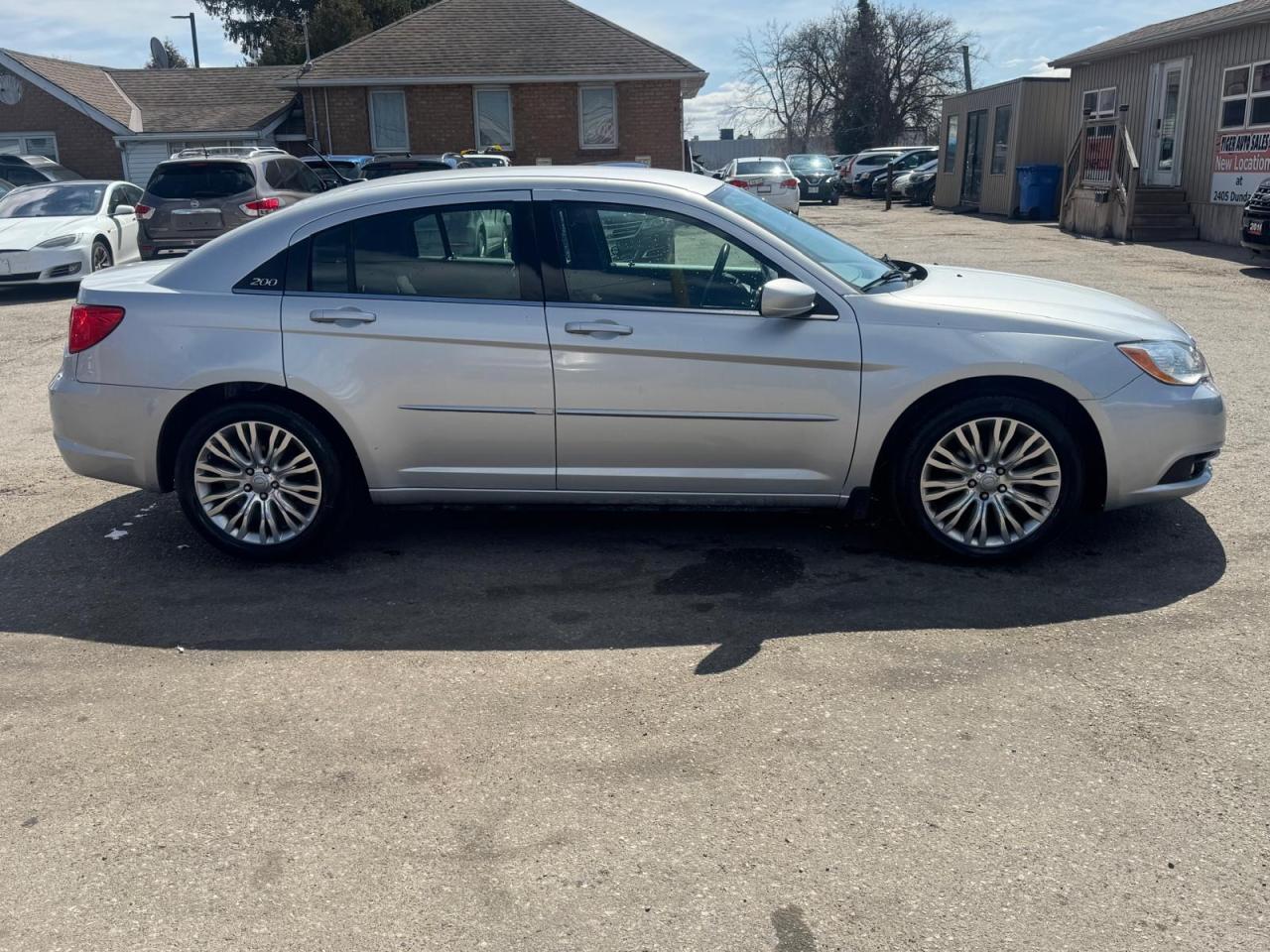 2012 Chrysler 200 TOURING, SEDAN, ONLY 65KMS, ALLOYS, CERTIFIED - Photo #6