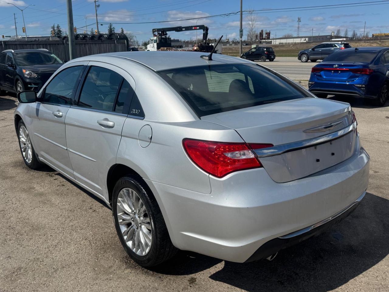 2012 Chrysler 200 TOURING, SEDAN, ONLY 65KMS, ALLOYS, CERTIFIED - Photo #3