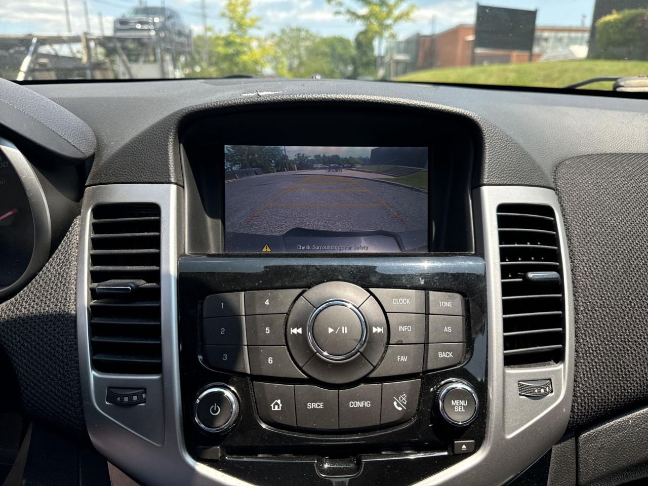 2015 Chevrolet Cruze 4dr Sdn 1LT - Photo #12