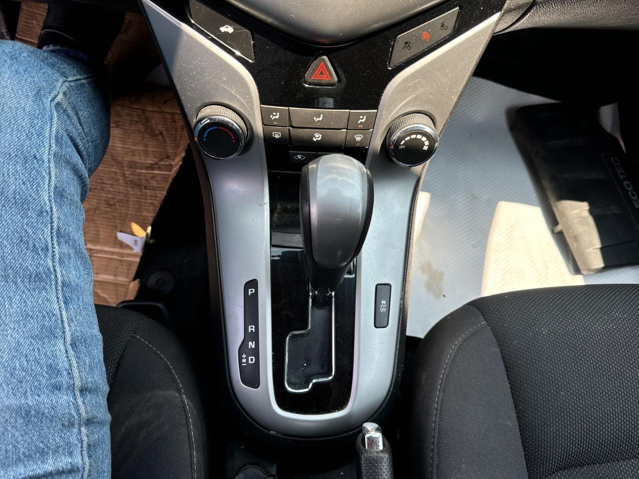 2015 Chevrolet Cruze 4dr Sdn 1LT - Photo #14