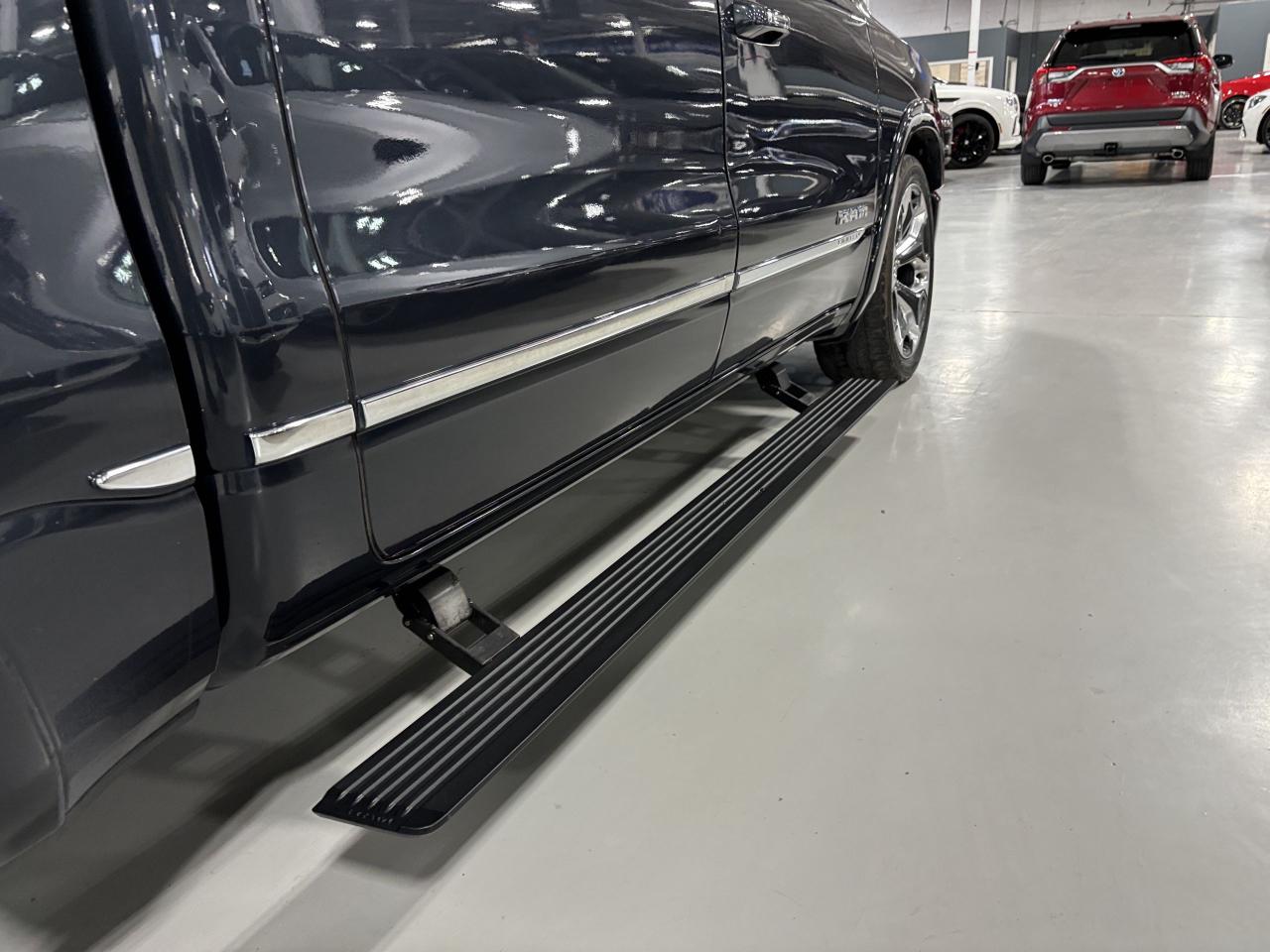 2019 RAM 1500 Limited|4X4|V8HEMI|CREW|NAV|HARMANKARDON|PANOROOF| - Photo #8