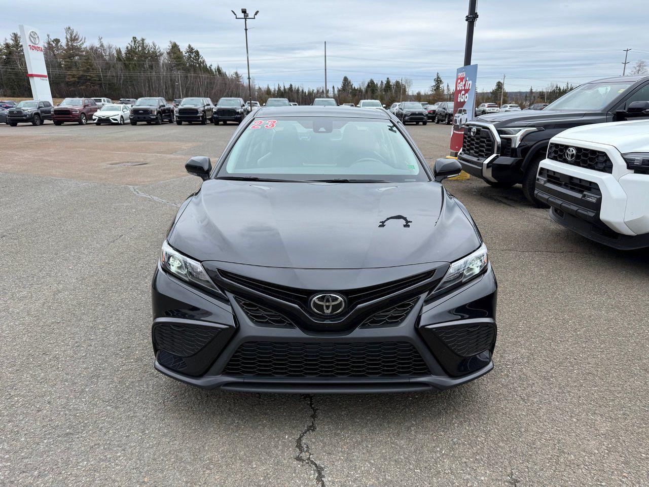 2023 Toyota Camry SE Photo1