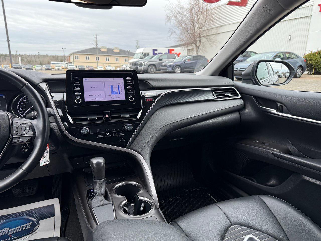2023 Toyota Camry SE Photo