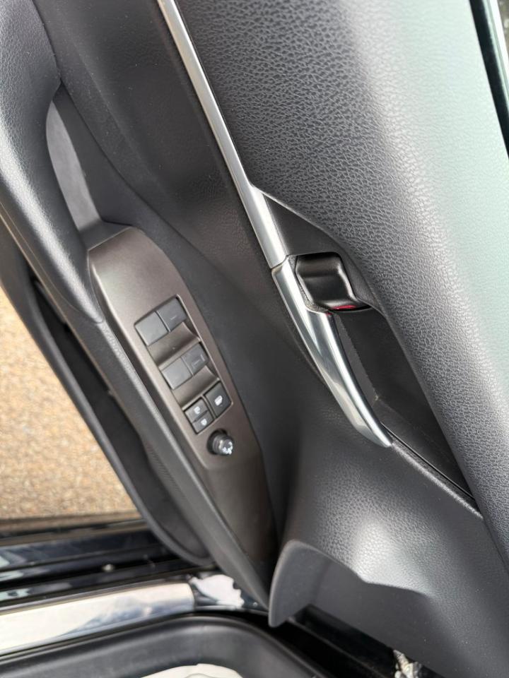 2023 Toyota Camry SE Photo