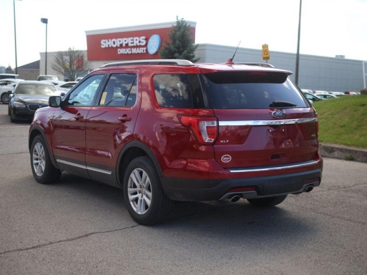2018 Ford Explorer XLT  **XLT TECH FEATURE BUNDLE - SUNROOF** Photo2