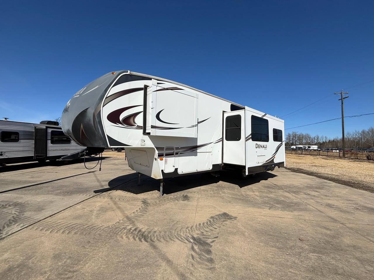 2012 Dutchmen DENALI 324LBS  FIFTH WHEEL RV Photo5