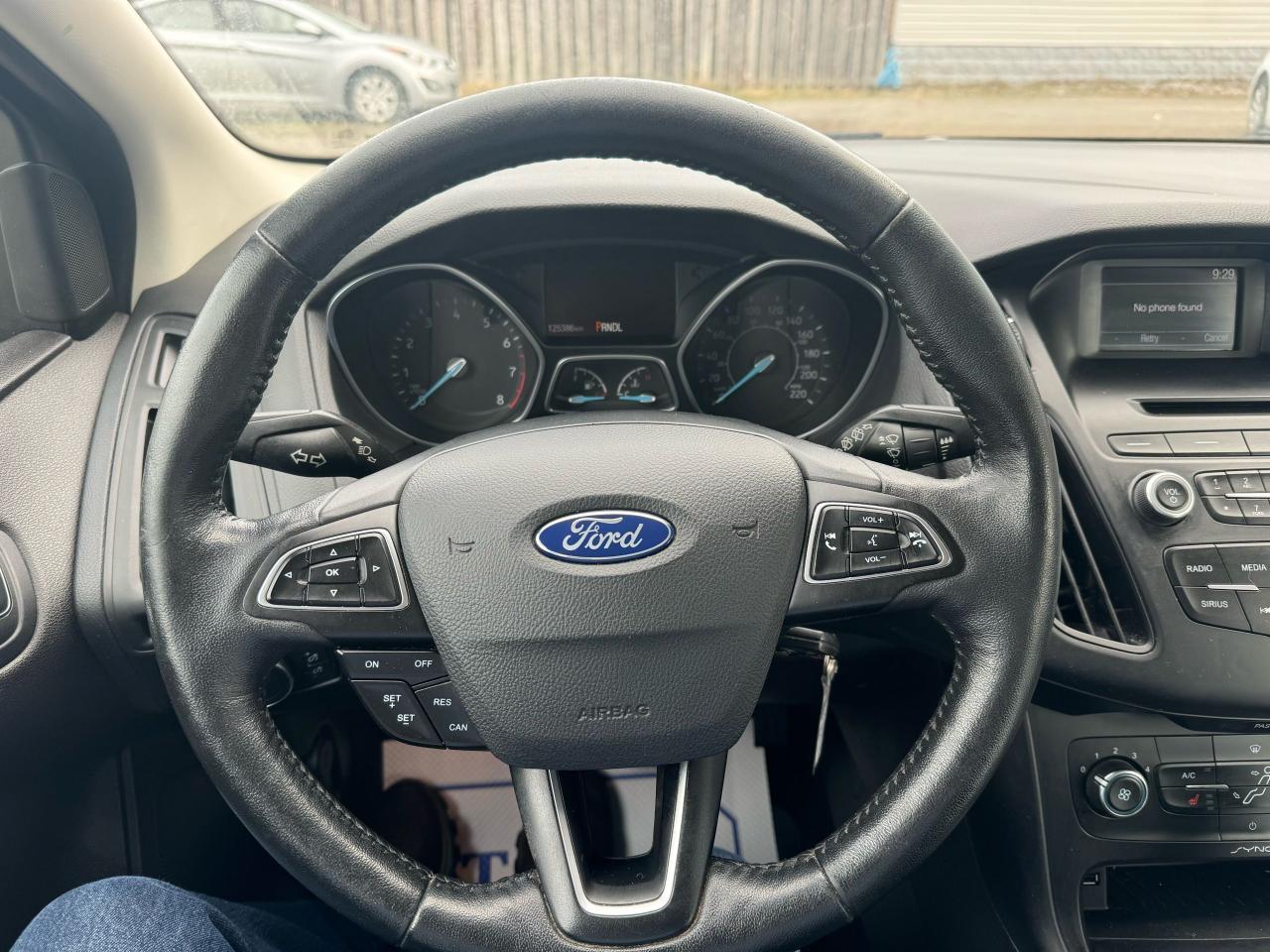 2017 Ford Focus SE - Photo #7