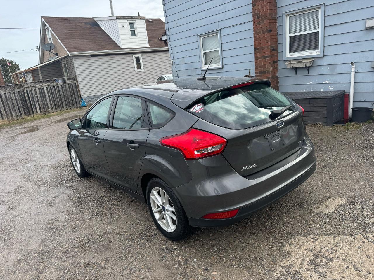 2017 Ford Focus SE - Photo #5
