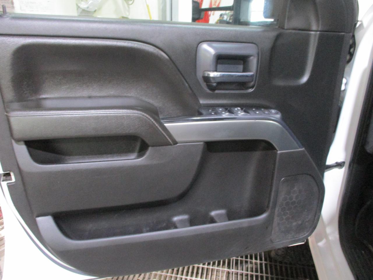 2018 Chevrolet Silverado 3500  - Photo #11