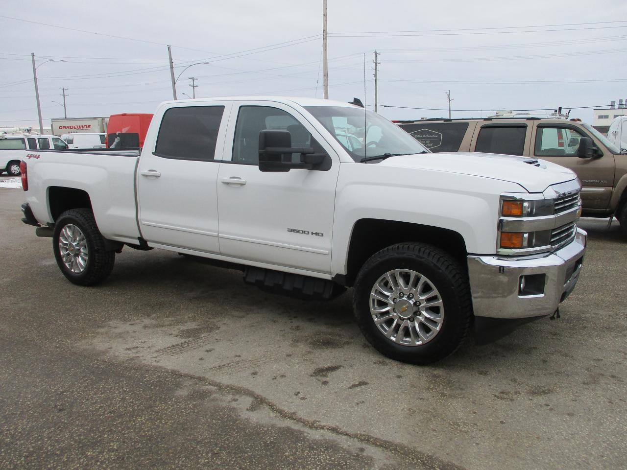 2018 Chevrolet Silverado 3500  - Photo #2